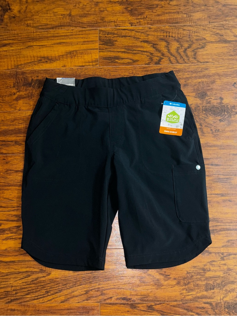 Columbia NWT Omni-Shield Place to Place Shorts 10” Inseam Black Sleek Active